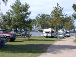 HARBOR~1.JPG (30423 bytes)